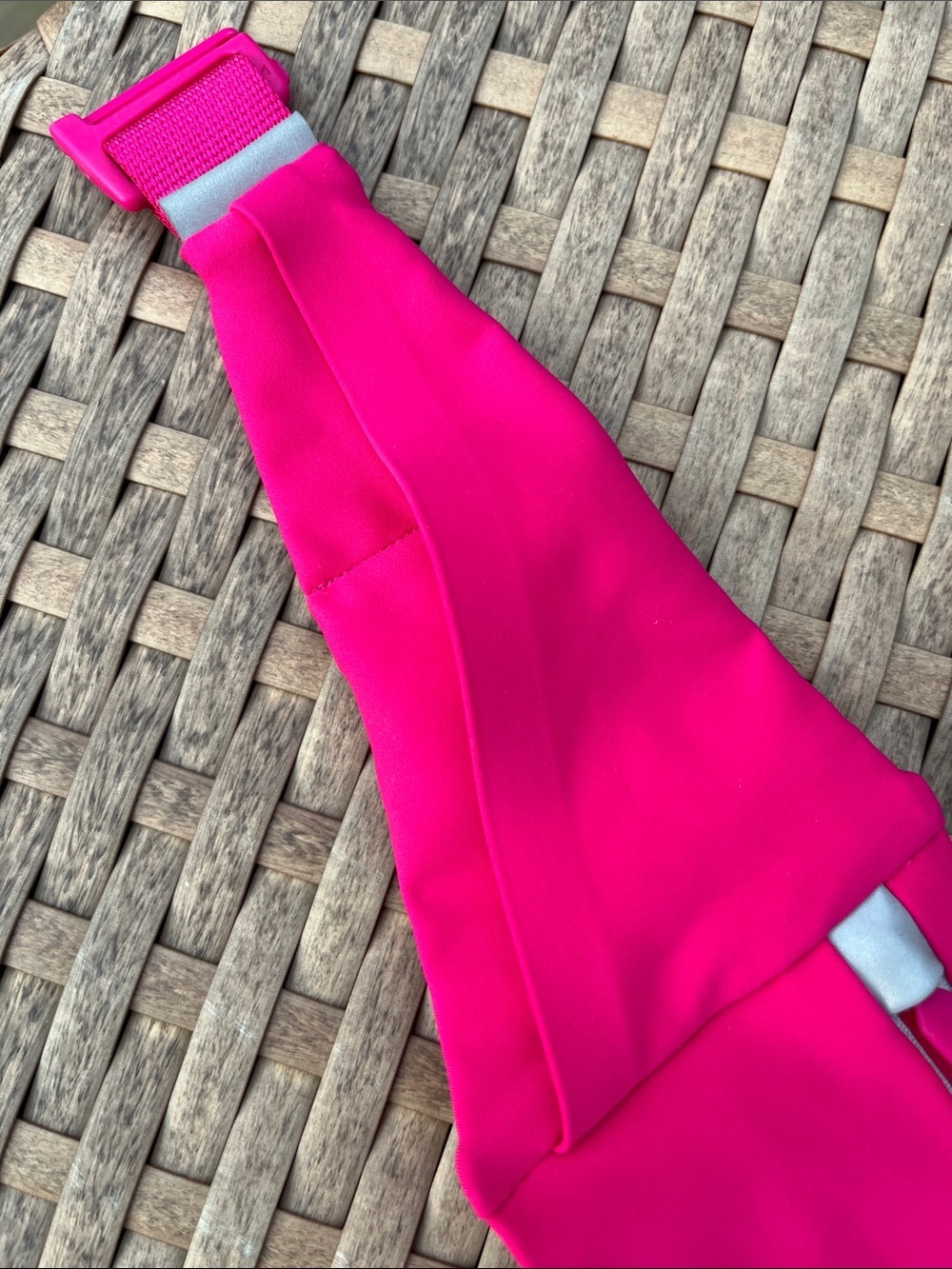 Lululemon Fast and Free Running Belt in Jeweled Magenta size L/XL - Picture 4 of 11
